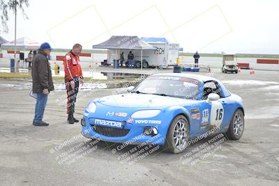 media/Jan-15-2023-CalClub SCCA (Sun) [[40bbac7715]]/Around the Pits/